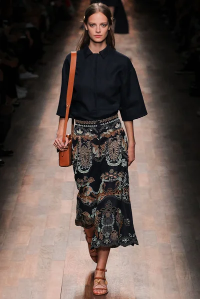 Look 3